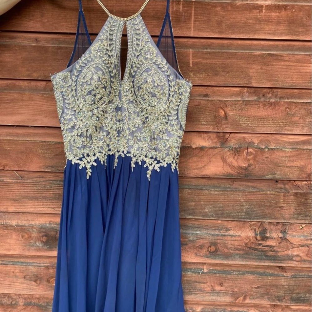 Dave & Johnny Homecoming Dress